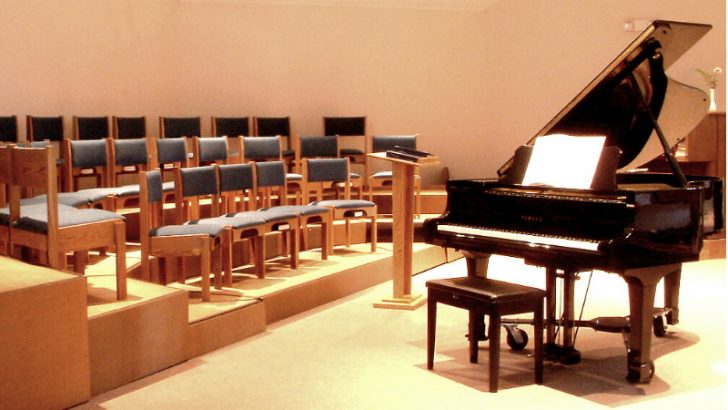 Grand Piano on stage-1467447 Image credit Freeimages.com/Peter Skadberg)