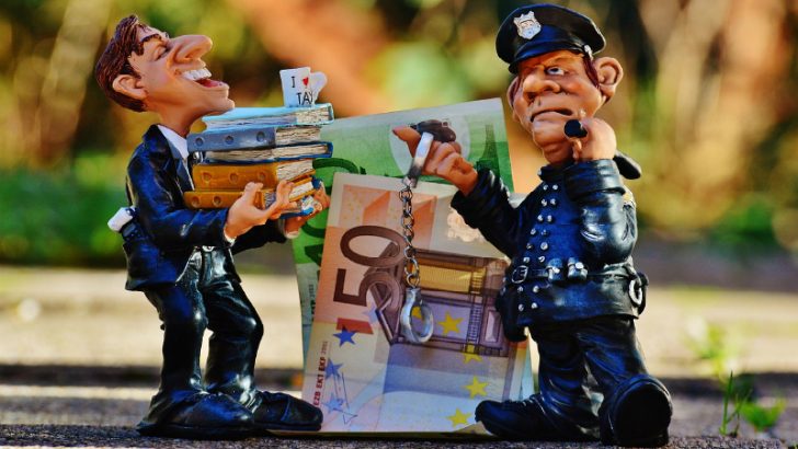 Tax compliance - taxes-tax-evasion-police-handcuffs-1060138/ (Image credit : Pixabay/Alexas_Fotos)