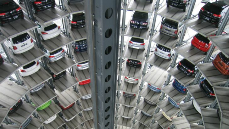 Automobile manufacturers need to evolve their supply chains. (Pixabay/Bilderandi
